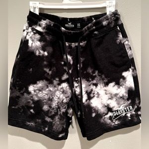 Hollister men’s fleece logo shorts size XS.